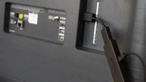 شکل1- ۵ کاربرد پورت USB تلویزیون